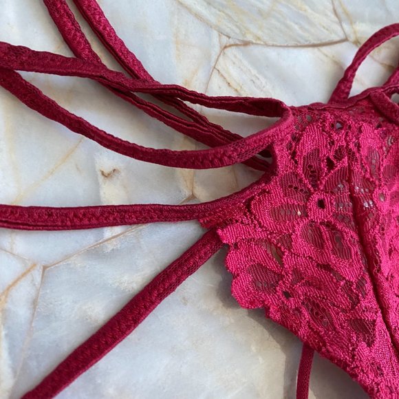 Rare VS Strappy V-String Thong Very Sexy Lace Medium Red Lace vintage - Picture 9 of 12